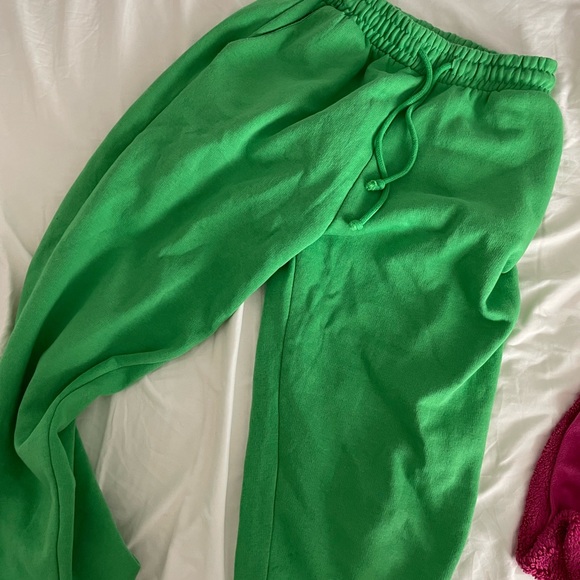 Zara Sweats - Picture 2 of 2